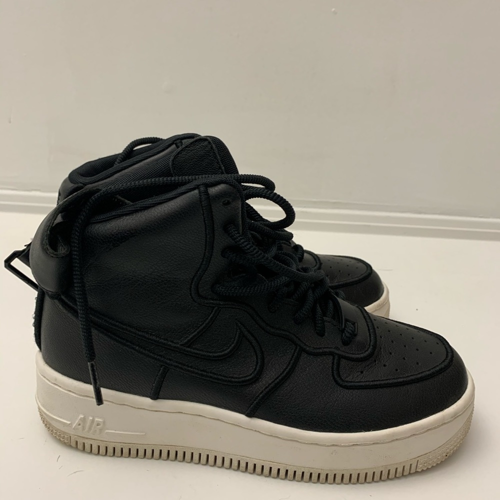 Nike - Picture 6 of 9